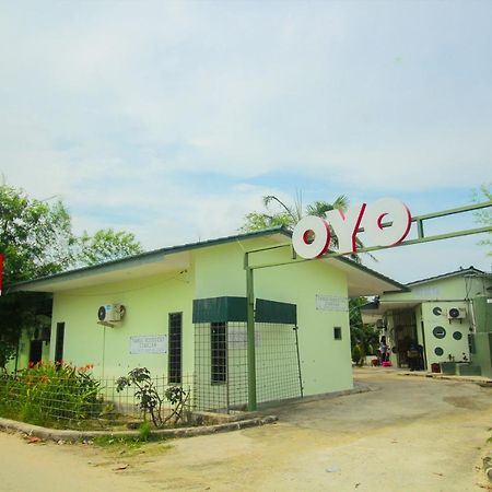 OYO 1596 Taman Homestay Syariah Dumai Luaran gambar